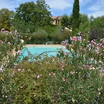 Le Clos Des Freres Gris